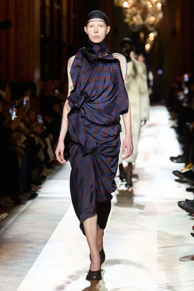Look 7
